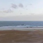 Panoramic Beachfront Bliss Apartment *
