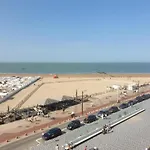 Apartment Panoramic Beachfront Bliss *
