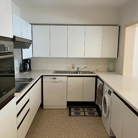 Panoramic Beachfront Bliss アパート