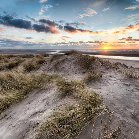 Panoramic Beachfront Bliss Appartement
