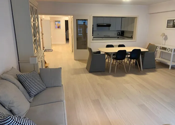 Panoramic Beachfront Bliss Appartement