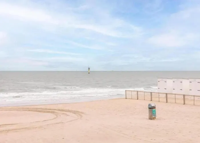 Panoramic Beachfront Bliss Appartement